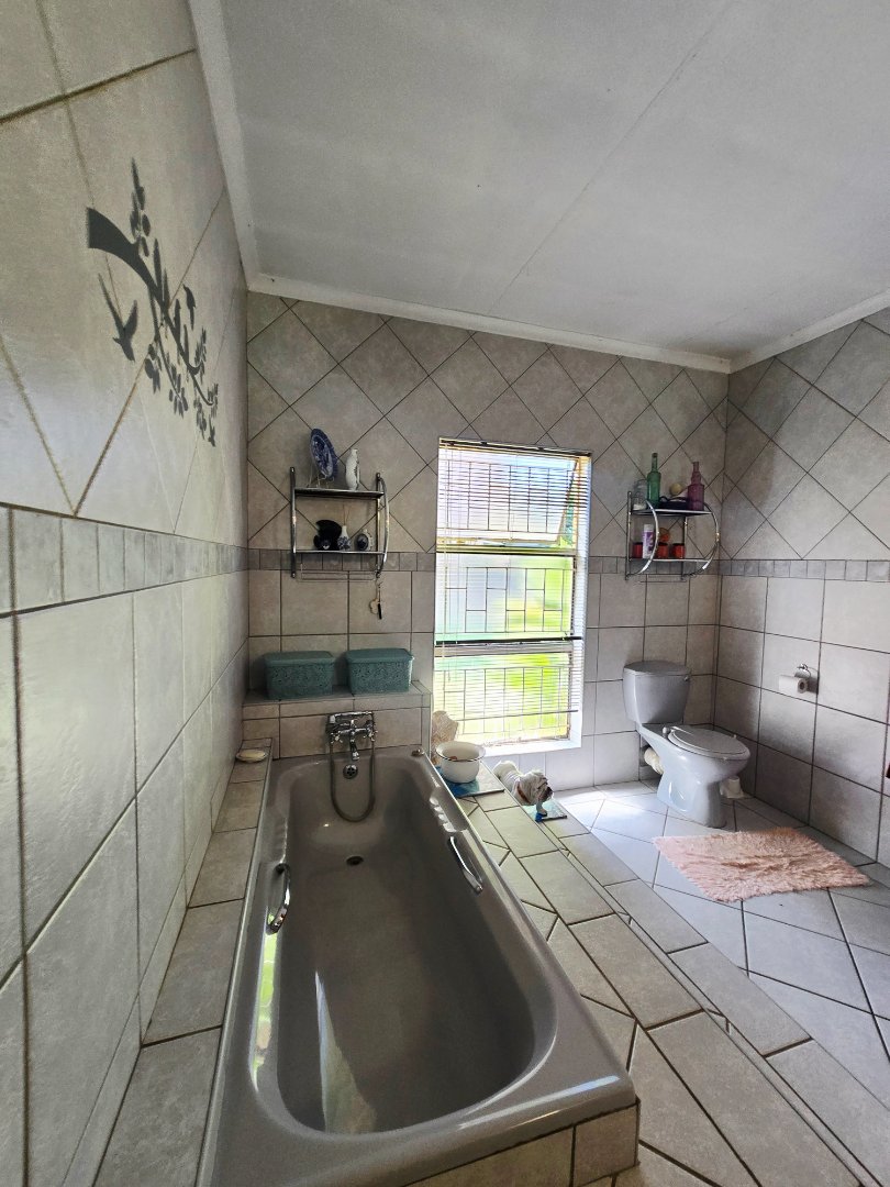 4 Bedroom Property for Sale in Flamwood North West